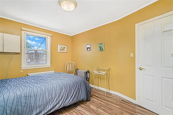 Sold by Remax Real Estate Professionals | media 20