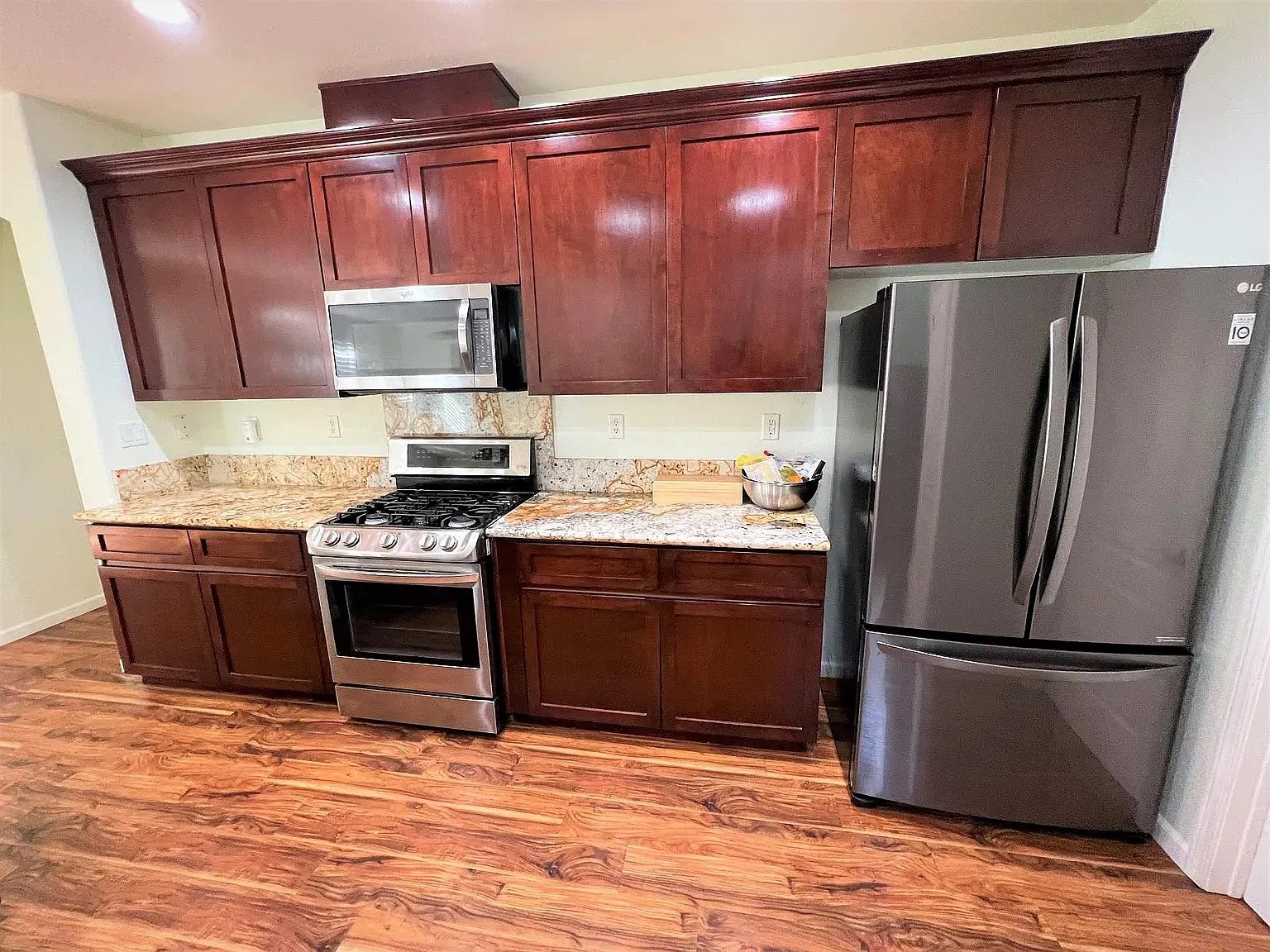 5 bed, 2561 sqft, $3,700 — Photo 1