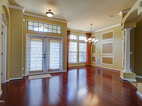 5th image of 3926 SHERMAN HILLS Parkway W