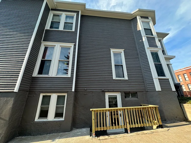 2415 Duncan St — Photo 22