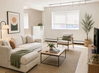 1404 W Estes Ave APT 3A, Chicago, IL 60626