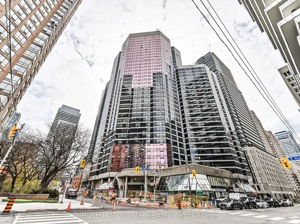 1001 Bay St #3104, Toronto, ON M5S 3A6