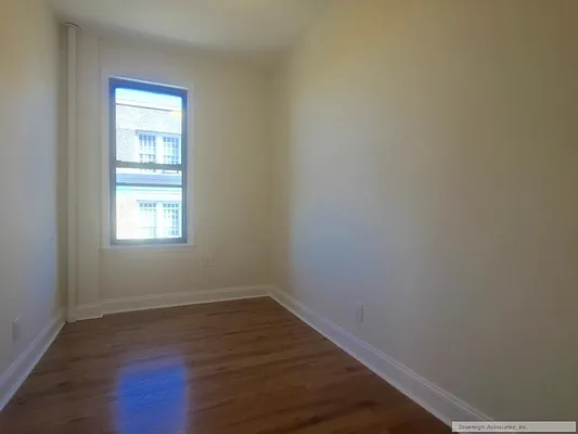 Rented by Sovereign Associates | media 35