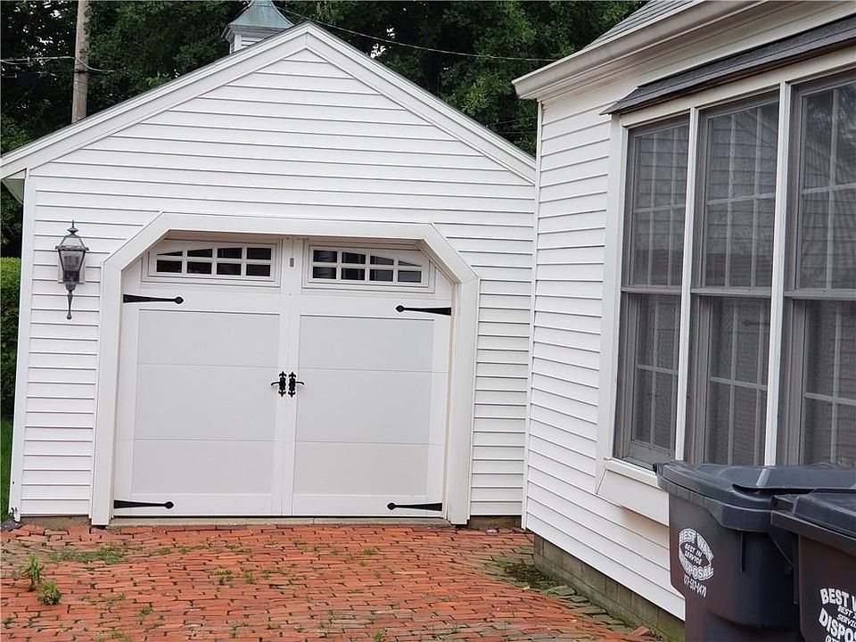 2nd image of 1408 E 7th St