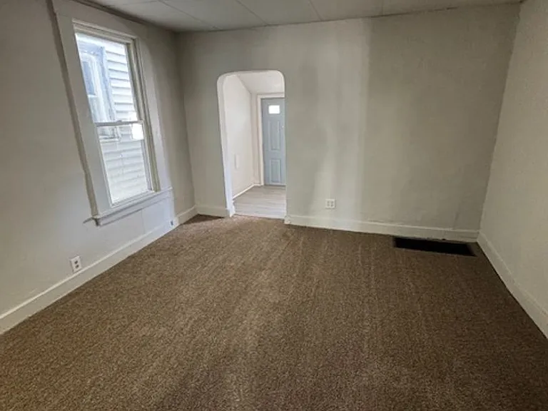 311 W Williams St — Photo 4