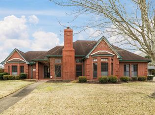 110 Indian Hawthorn, Lake Jackson, TX 77566