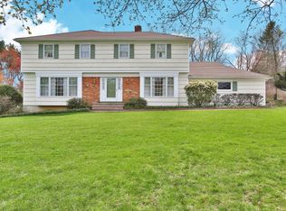 8 Spring Garden Ave, Colts Neck, NJ 07722