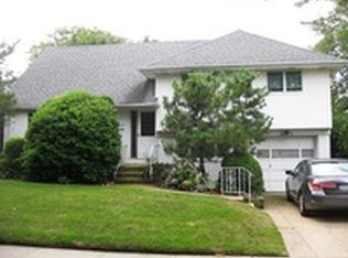 109 Irma Dr, Oceanside, NY 11572