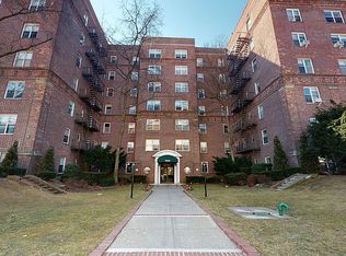 70-01 113th St #3H, Forest Hills, NY 11375