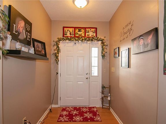 4th image of 713 Bobtail Dr