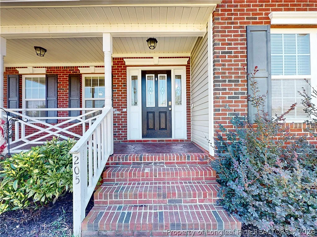 3 bed, 2.5 bath, 2096 sqft, $1,950 — Photo 2