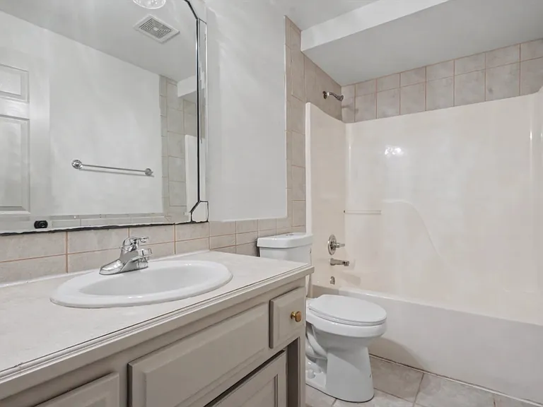 121 Hillside Dr — Photo 8