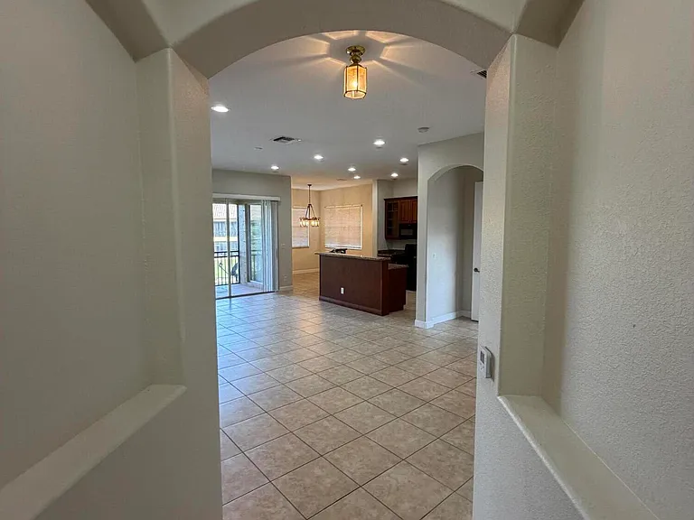 8079 NW 127th Ln #2-F — Photo 3