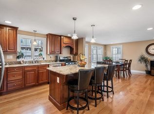 23 Minihans Ln, Quincy, MA 02169