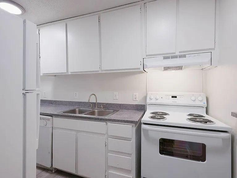 Hampton Hall | Comfort, Convenience, & Community All In One — Photo 260