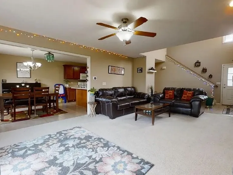 206 Gentian St — Photo 6