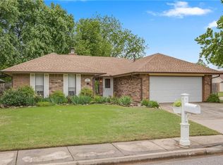 1301 Aquarius Rd, Edmond, OK 73003