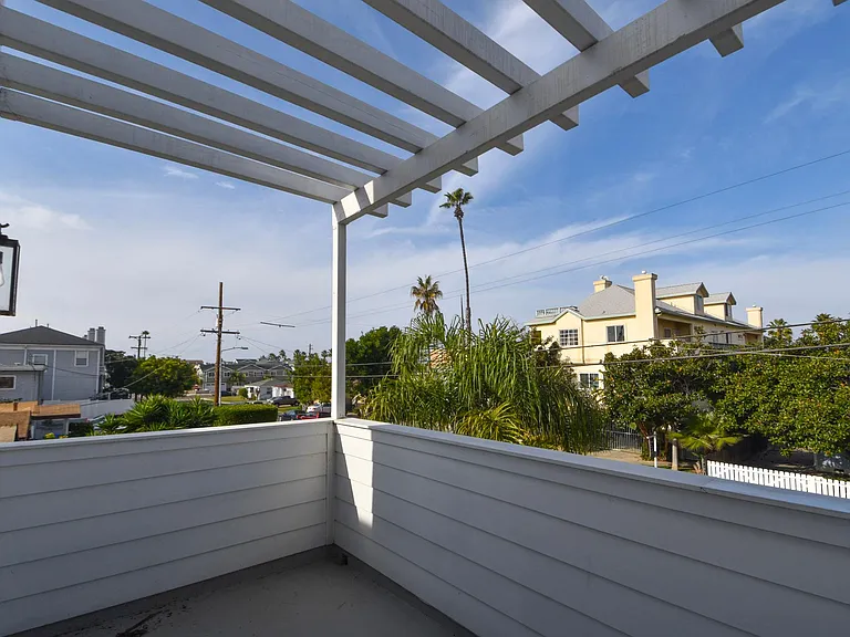253 Dahlia Ave — Photo 24
