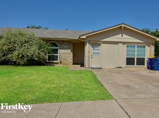 7621 Clover Ln, Watauga, TX 76148