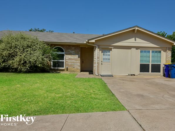 7621 Clover Ln