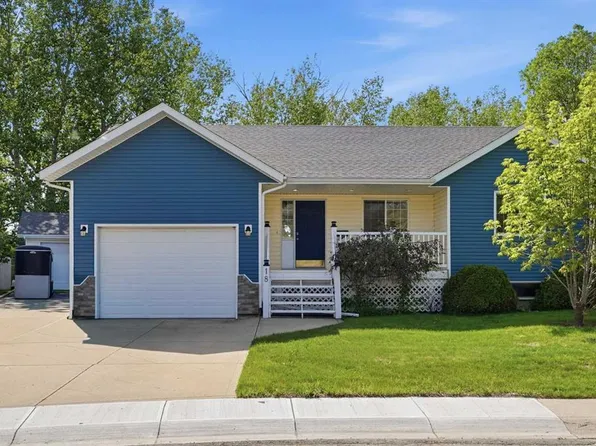18 NE Osmond Close, Red Deer, AB T4N 6Y1