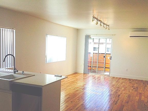 2nd image of 1006 N New Hampshire Ave