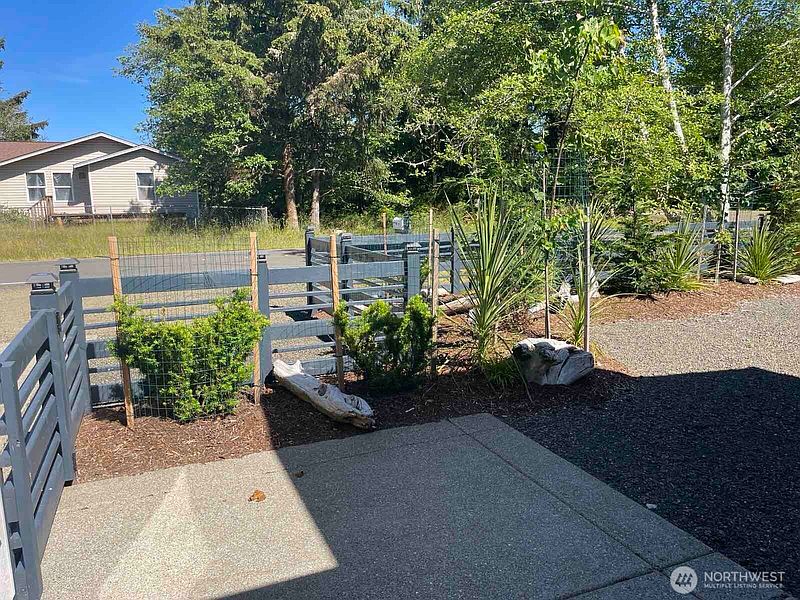 3rd image of 361 Duck Lake Drive SE