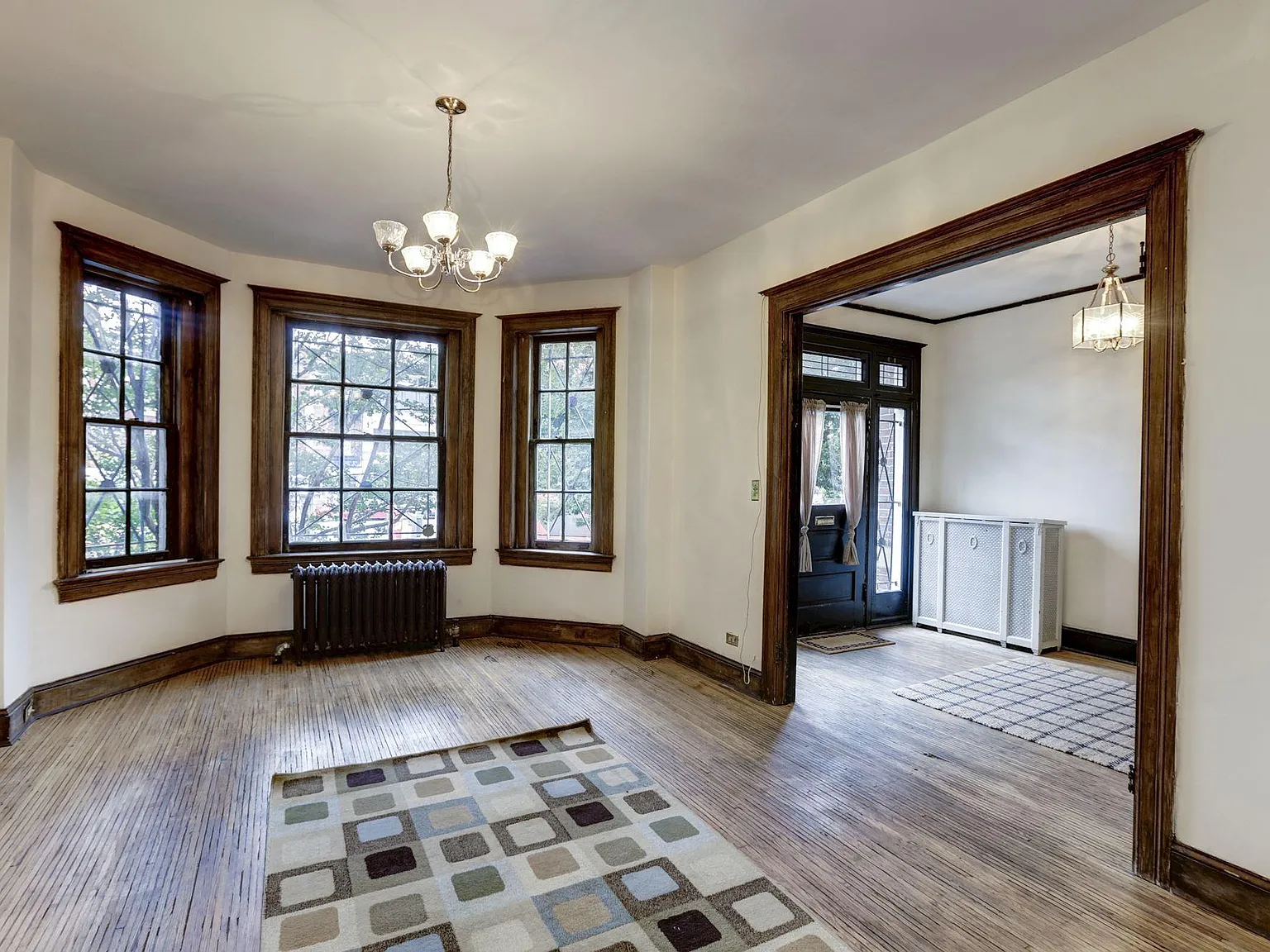 5 bed, 3400 sqft, $900 — Photo 3