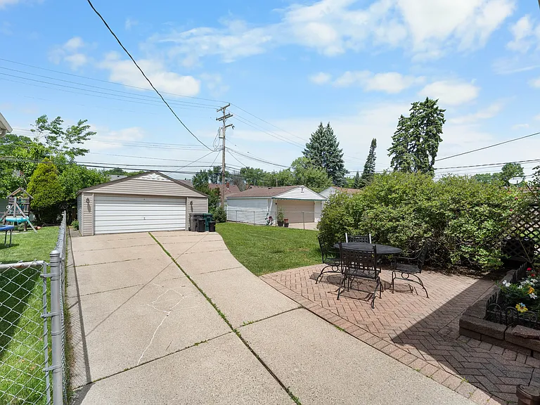 2604 Venice St — Photo 25