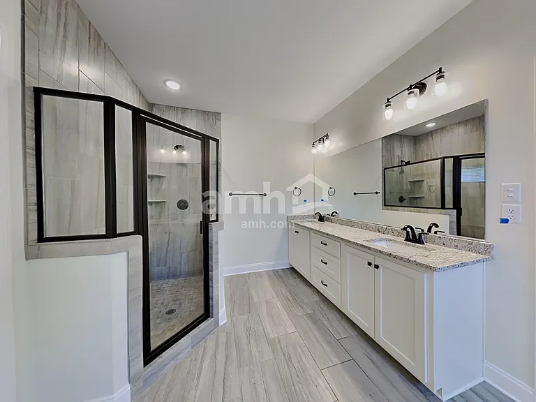 4130 Vineyard Dr — Photo 9