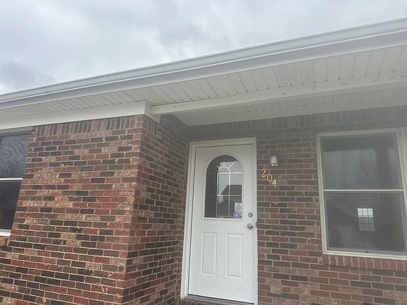 5th image of 204-206 Faulconer Dr #204