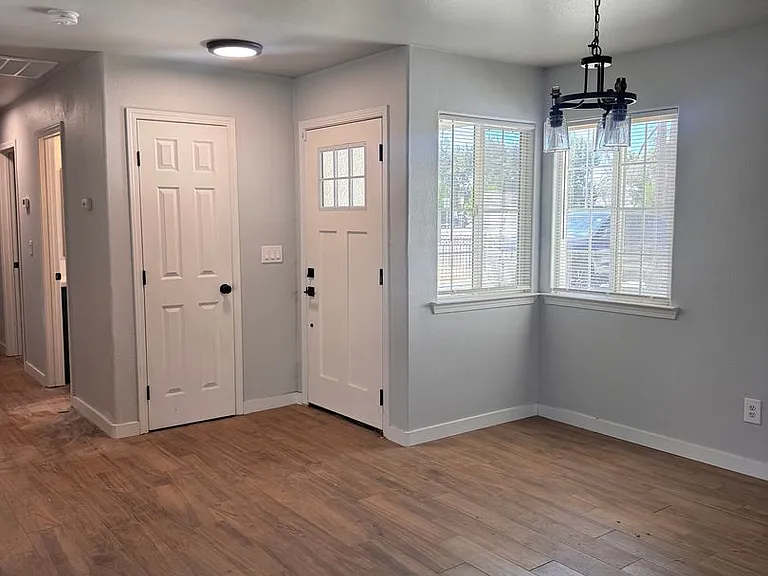 3872 E Ashlan Ave — Photo 3