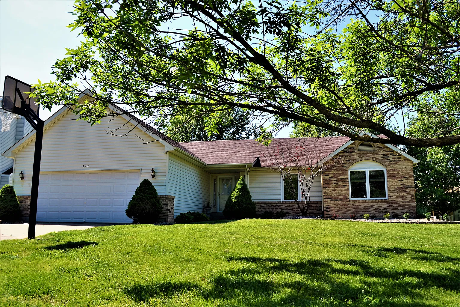 470 Fox Trail Dr photo 1