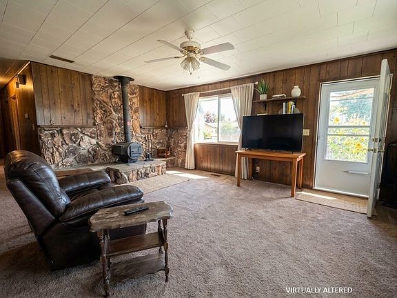 3rd image of 1266 N Davis Ave