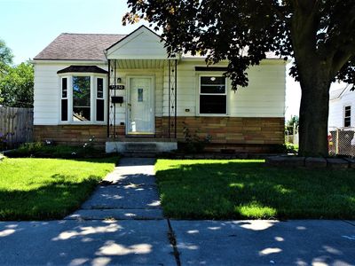 25250 Packard St, Roseville, MI, 48066