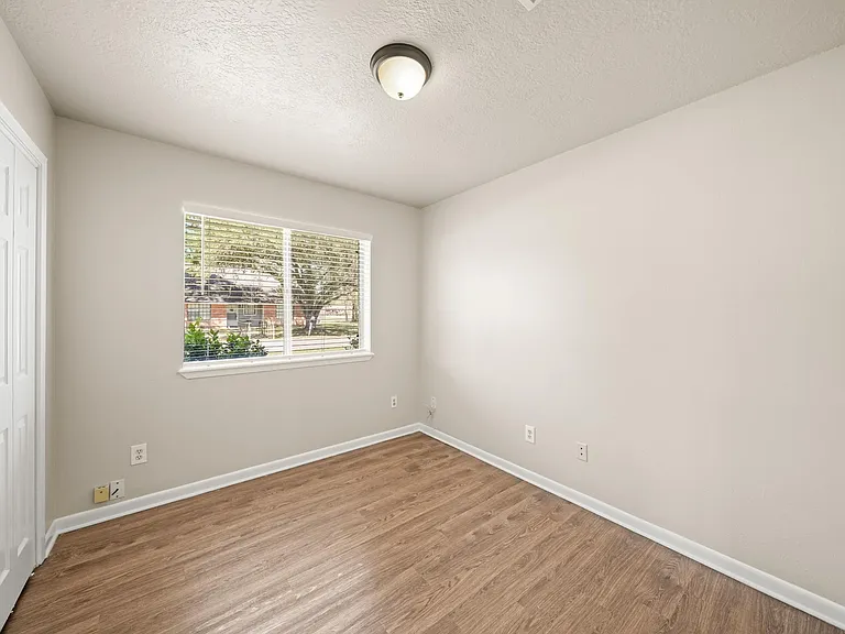 12602 Folkcrest Way #B — Photo 9