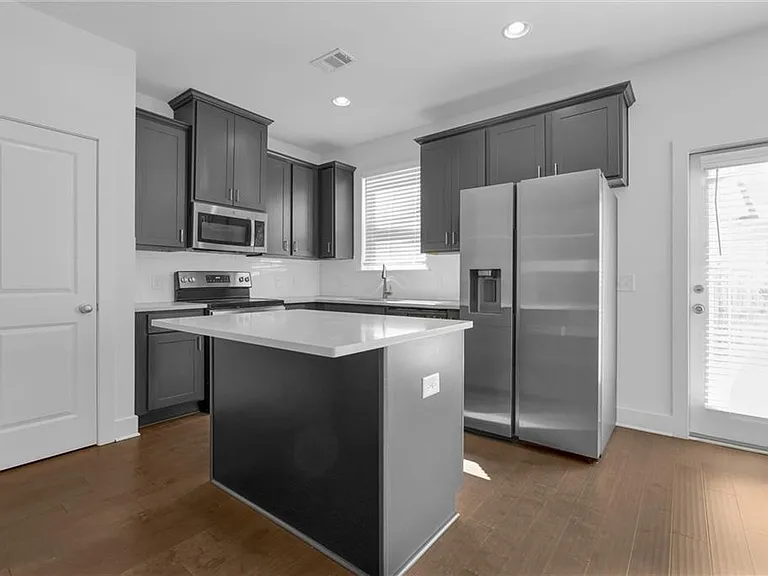 6433 Scudders Dr — Photo 1