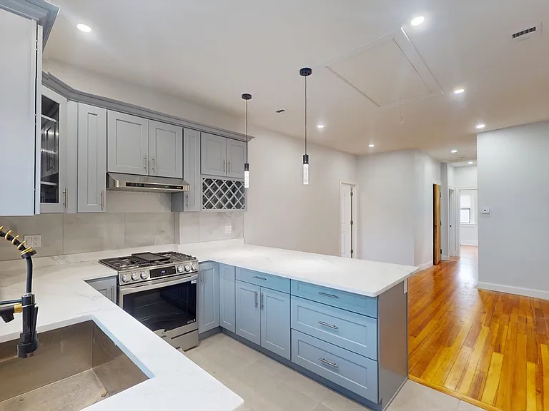 14 King St #3 — Photo 1
