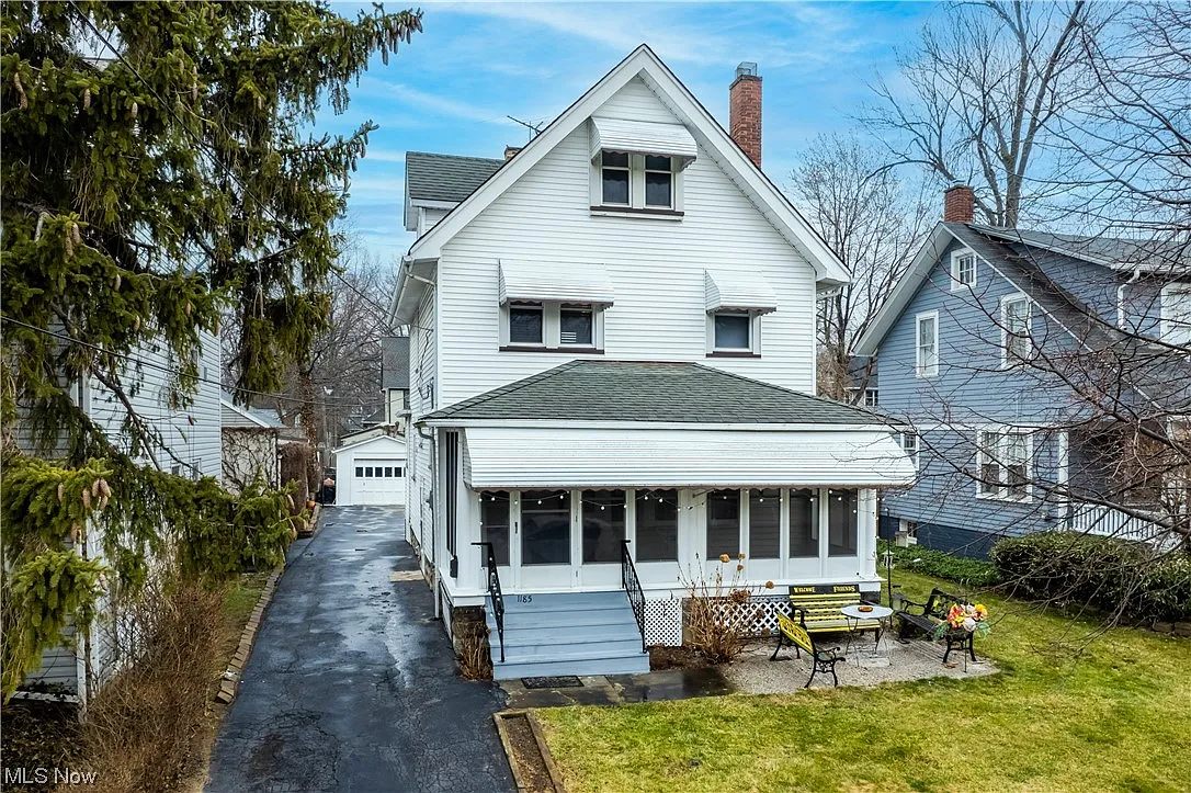 1185 Warren Rd photo 1