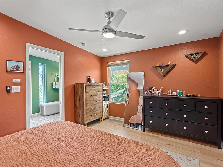 1147 Webberville Rd — Photo 22