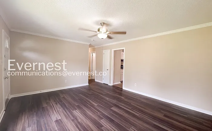 4 bed, 3.0 bath, 1619 sqft, $1,795 — Photo 4