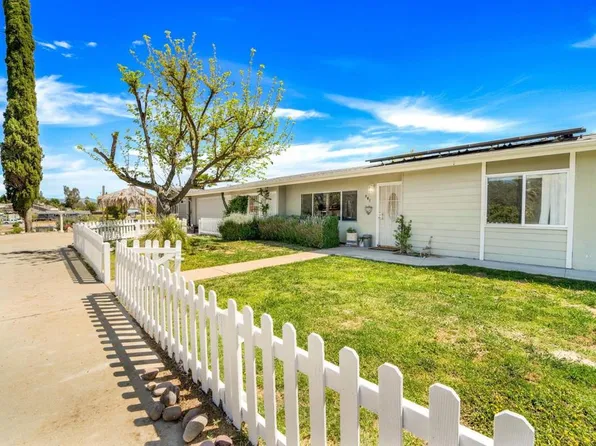 801 Poplar St, Ramona, CA 92065