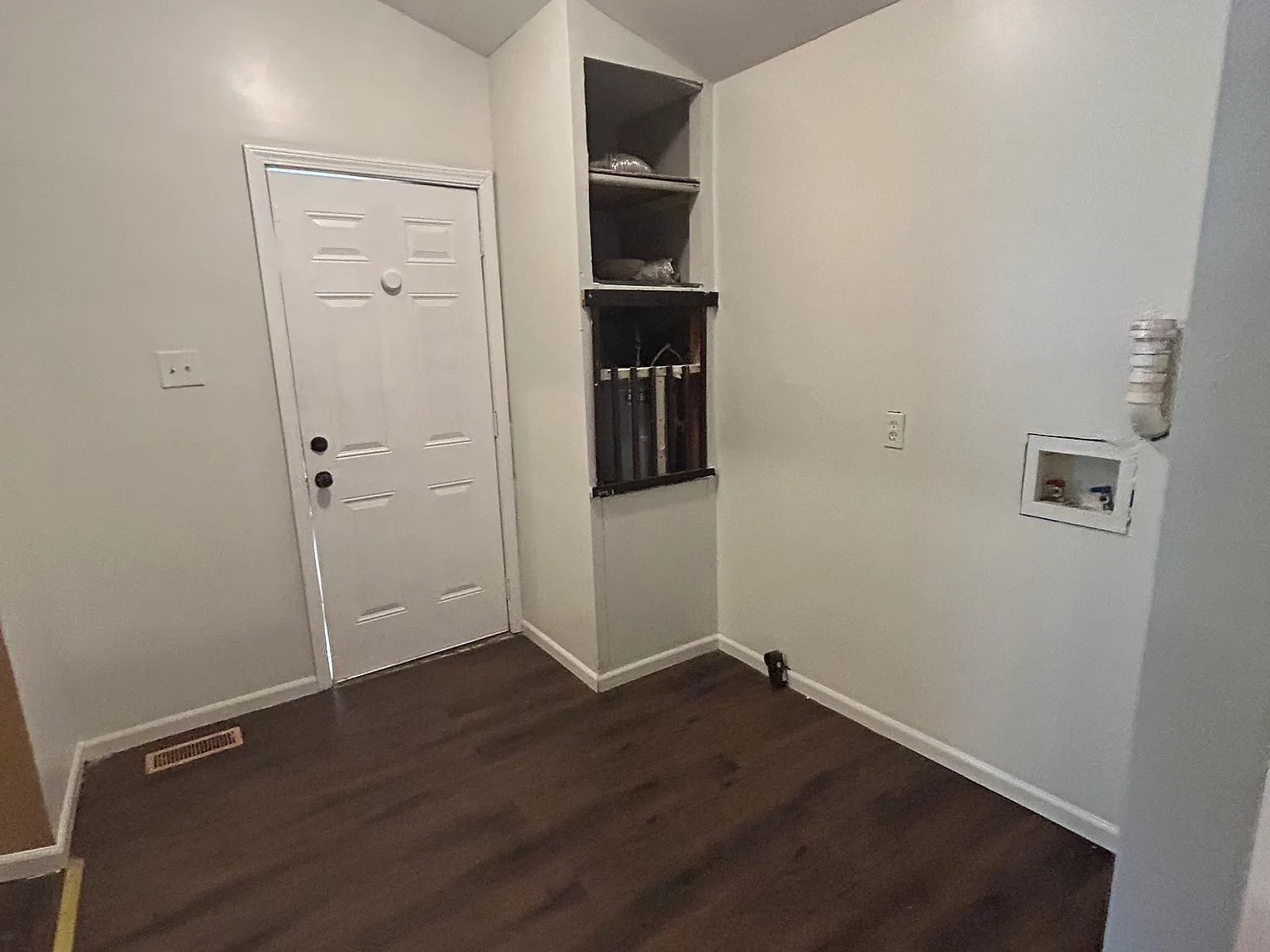 2 bed, $995 — Photo 3
