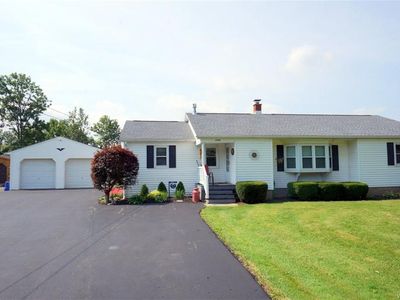 2490 Balmer Rd, Ransomville, NY, 14131