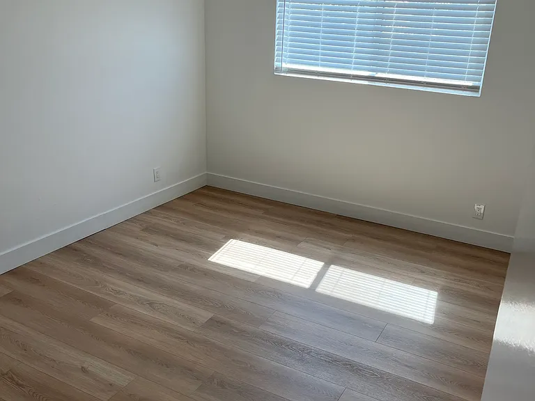 Villa Woods Apartments — Photo 37