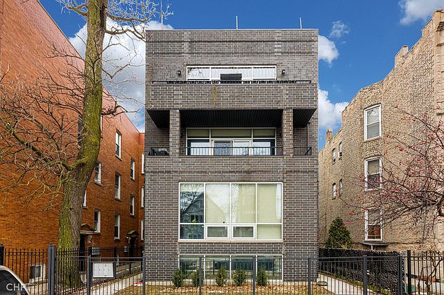 1st image of 1640 N Rockwell St APT 1B