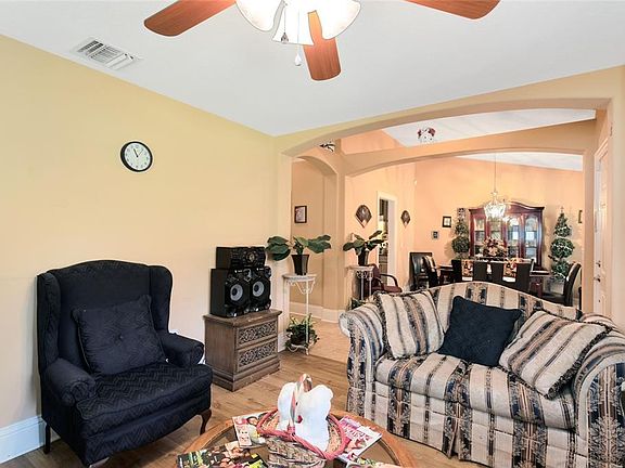 5th image of 31352 Orange St