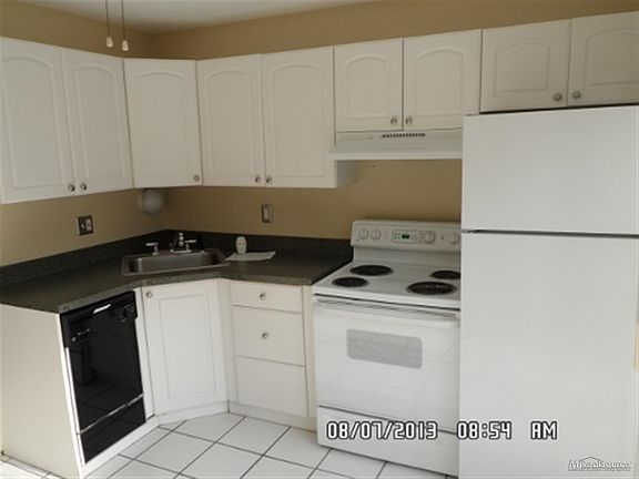 5th image of 95 Floral Ave
