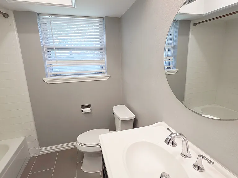 305 Dublin Dr — Photo 12