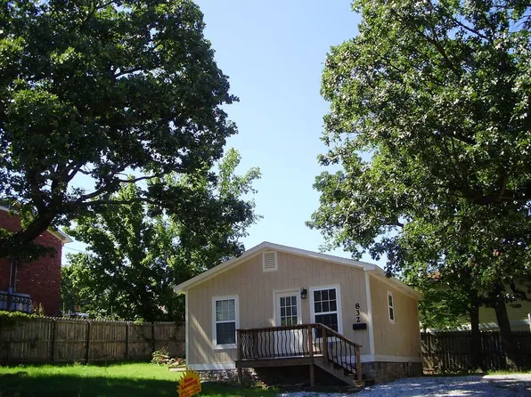 832 W Eagle St, Fayetteville, AR 72701
